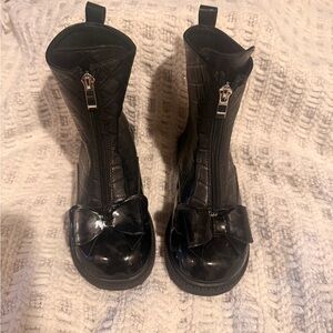 Black Quilted Girl’s Boots with Bow